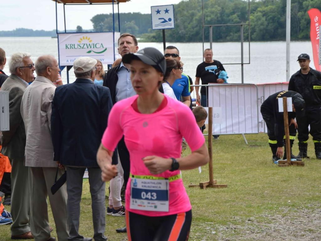 Aquathlon Kruszwica 2017: Zawodnicy pokonują liczący pięć kilometrów bieg! [FOTO]