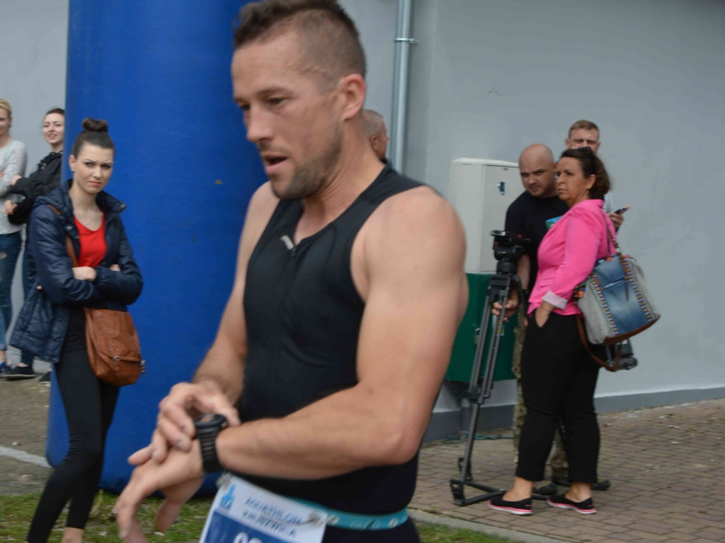 Aquathlon Kruszwica 2017: Zawodnicy pokonują liczący pięć kilometrów bieg! [FOTO]