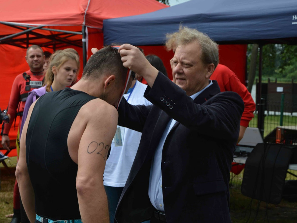 Aquathlon Kruszwica 2017: Zawodnicy pokonują liczący pięć kilometrów bieg! [FOTO]