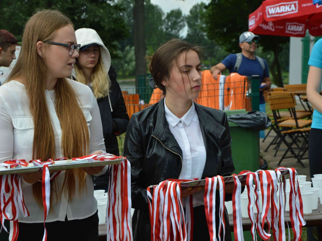 Aquathlon Kruszwica 2017: Zawodnicy pokonują liczący pięć kilometrów bieg! [FOTO]