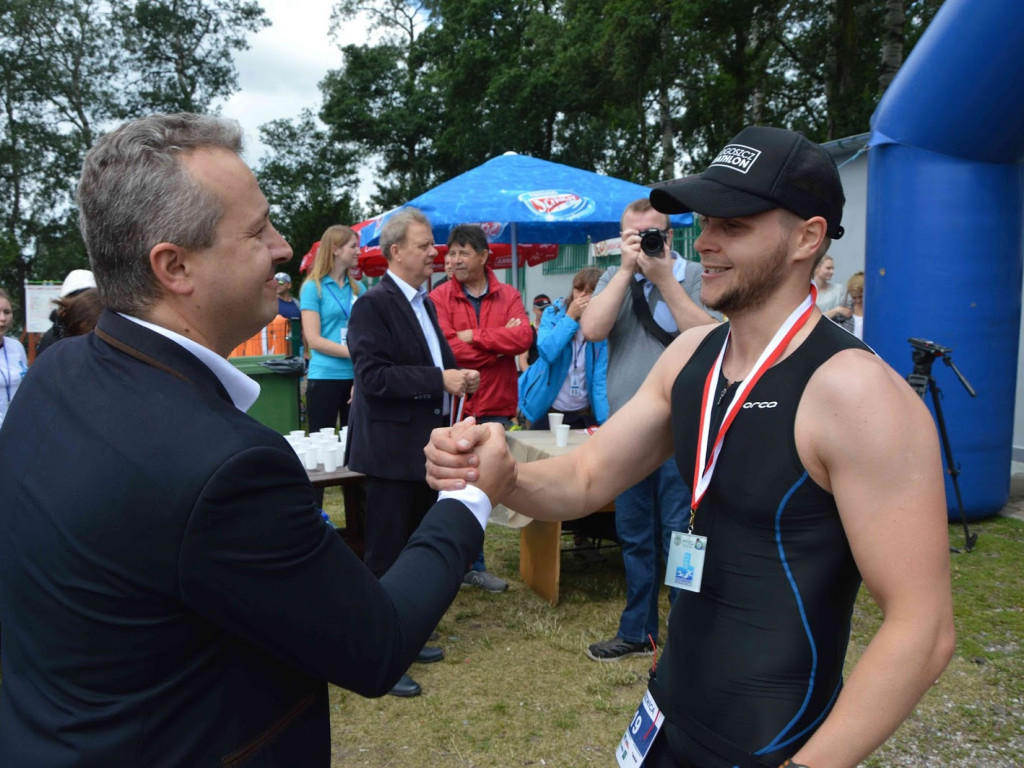 Aquathlon Kruszwica 2017: Zawodnicy pokonują liczący pięć kilometrów bieg! [FOTO]