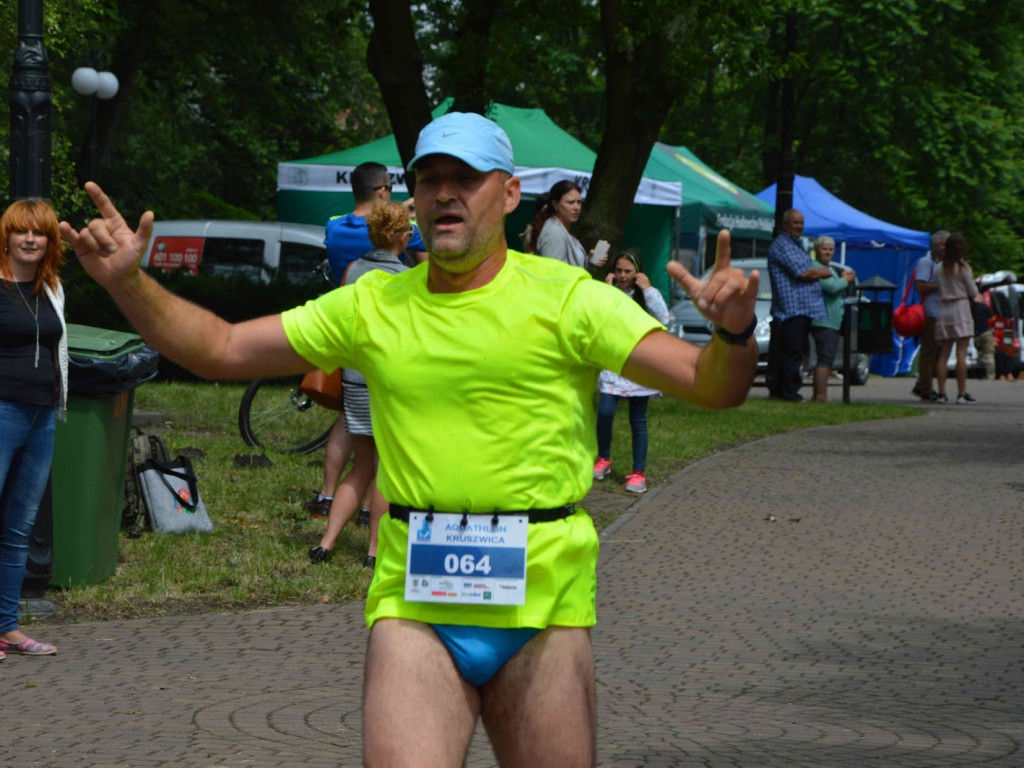 Aquathlon Kruszwica 2017: Zawodnicy pokonują liczący pięć kilometrów bieg! [FOTO]