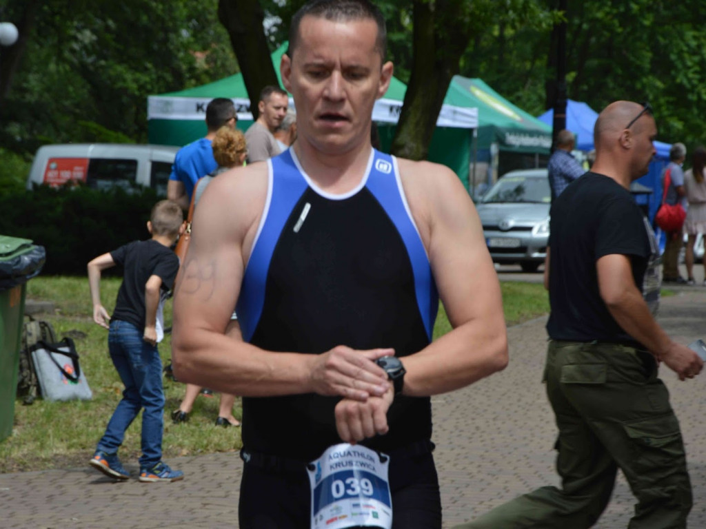 Aquathlon Kruszwica 2017: Zawodnicy pokonują liczący pięć kilometrów bieg! [FOTO]