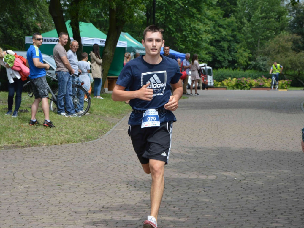 Aquathlon Kruszwica 2017: Zawodnicy pokonują liczący pięć kilometrów bieg! [FOTO]