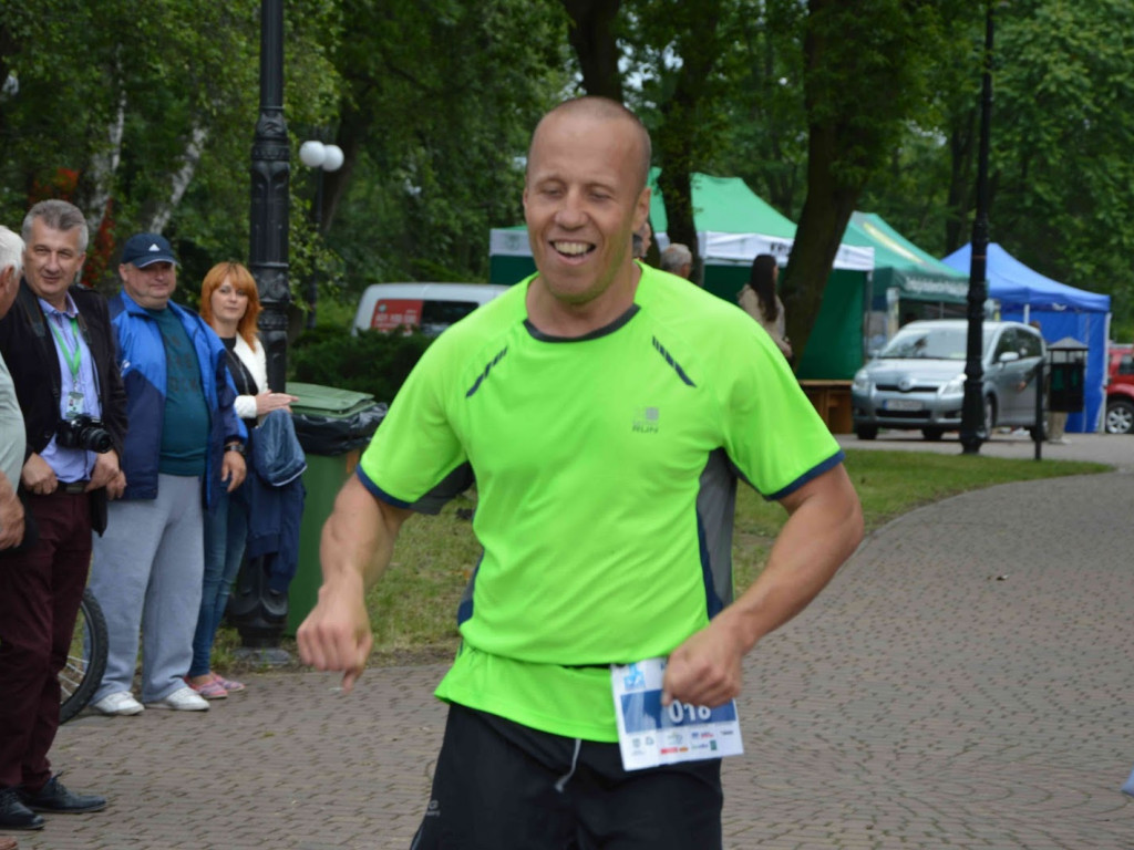 Aquathlon Kruszwica 2017: Zawodnicy pokonują liczący pięć kilometrów bieg! [FOTO]