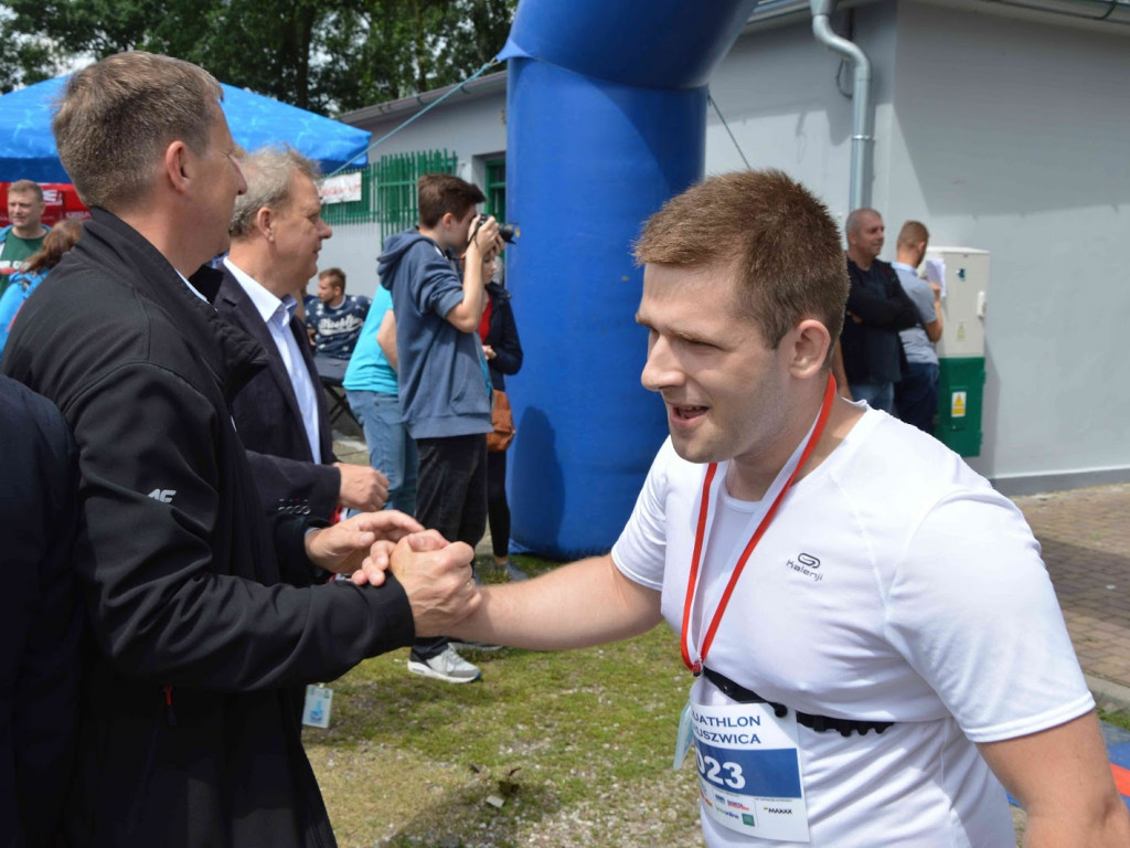 Aquathlon Kruszwica 2017: Zawodnicy pokonują liczący pięć kilometrów bieg! [FOTO]