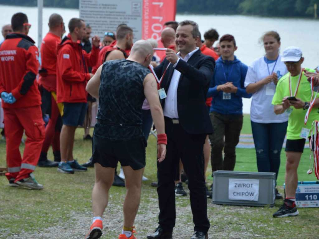 Aquathlon Kruszwica 2017: Zawodnicy pokonują liczący pięć kilometrów bieg! [FOTO]