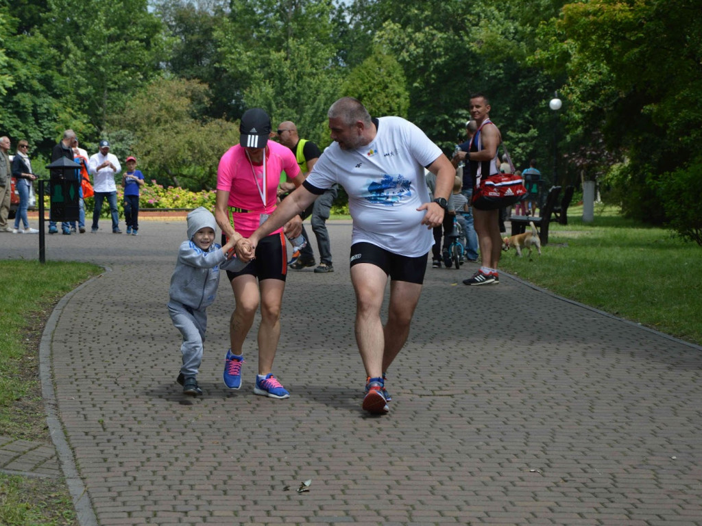 Aquathlon Kruszwica 2017: Zawodnicy pokonują liczący pięć kilometrów bieg! [FOTO]