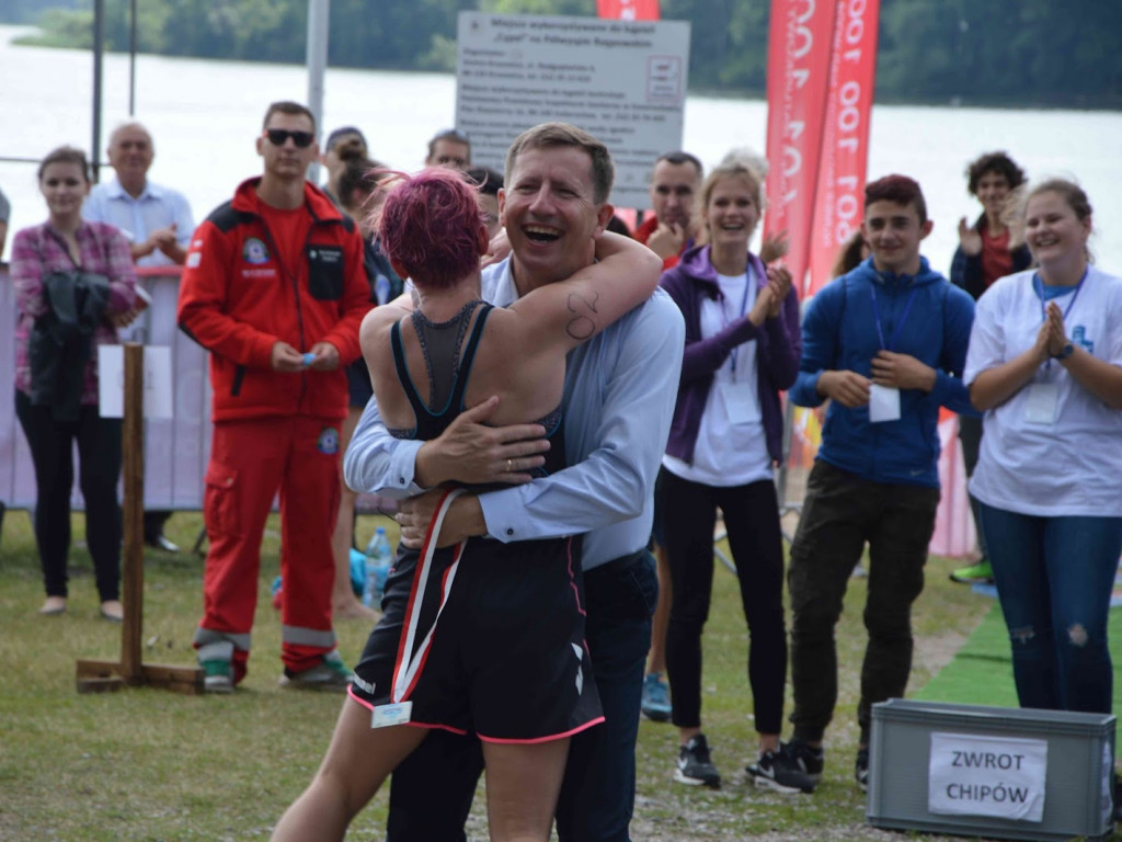Aquathlon Kruszwica 2017: Zawodnicy pokonują liczący pięć kilometrów bieg! [FOTO]