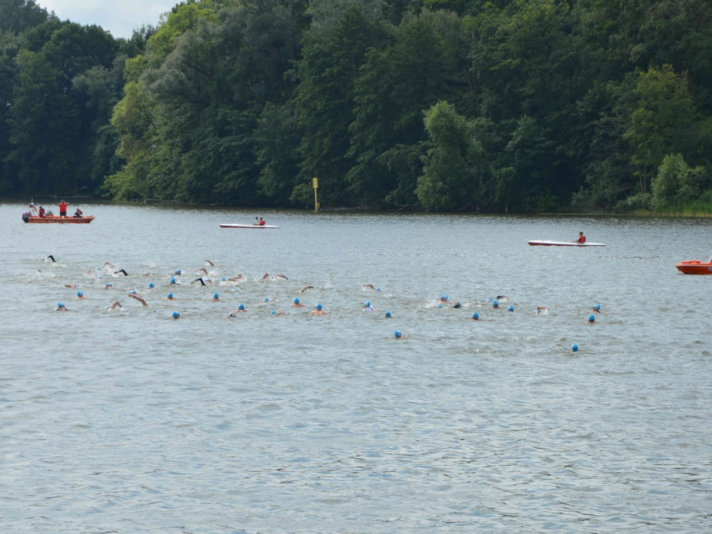 Aguathlon Kruszwica 2017: Zawodnicy rywalizują w wodzie [FOTO+VIDEO]