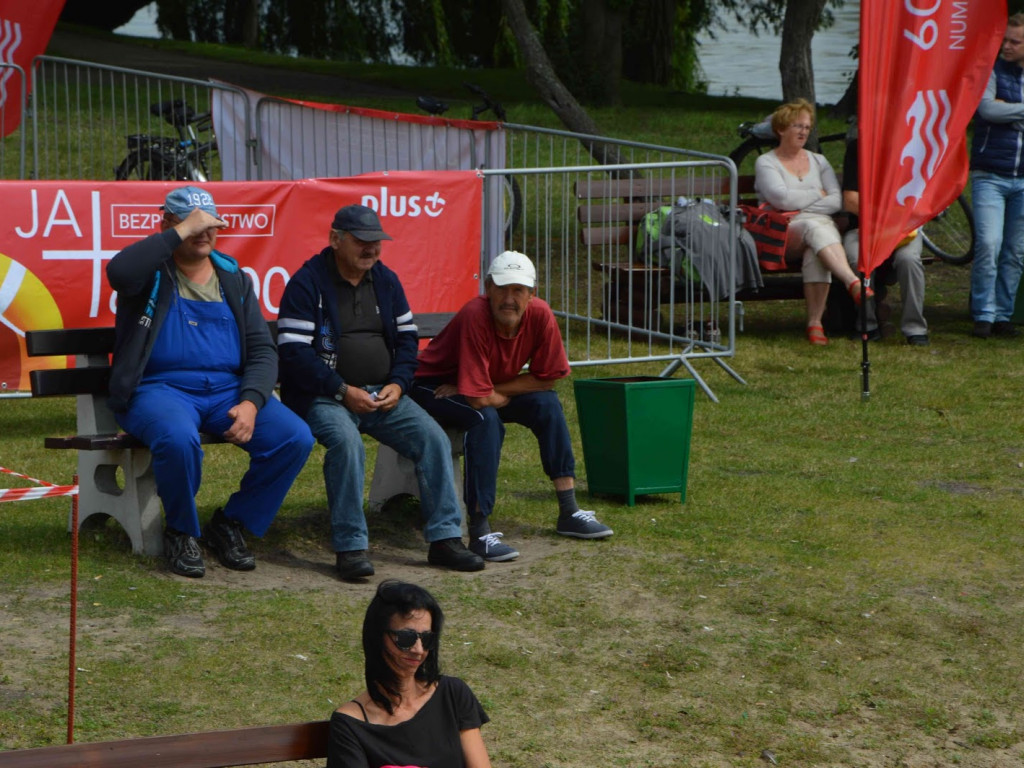 Aguathlon Kruszwica 2017: Zawodnicy rywalizują w wodzie [FOTO+VIDEO]