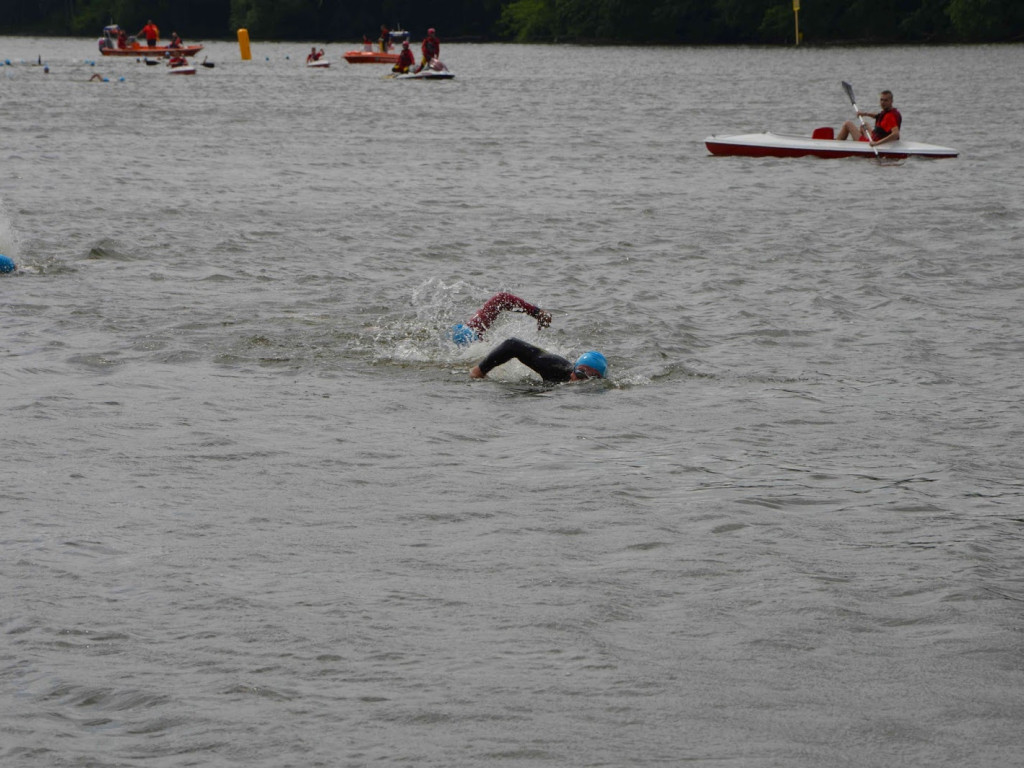 Aguathlon Kruszwica 2017: Zawodnicy rywalizują w wodzie [FOTO+VIDEO]