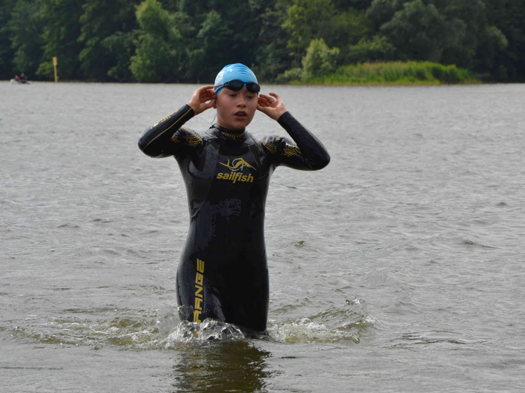 Aguathlon Kruszwica 2017: Zawodnicy rywalizują w wodzie [FOTO+VIDEO]