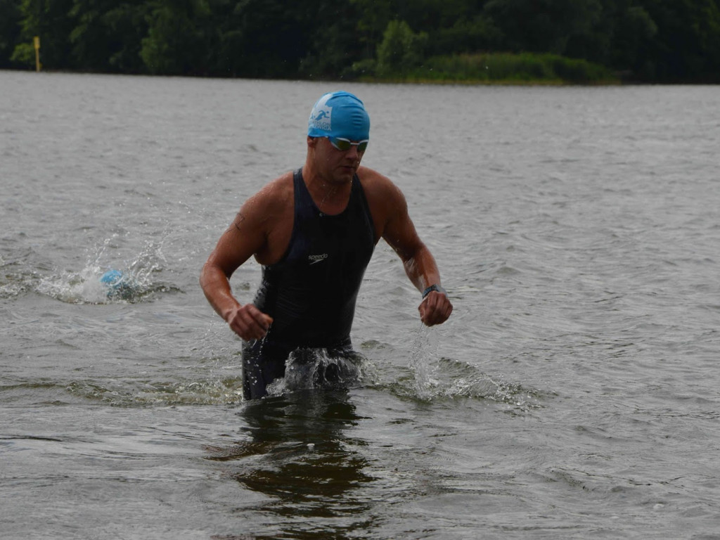 Aguathlon Kruszwica 2017: Zawodnicy rywalizują w wodzie [FOTO+VIDEO]
