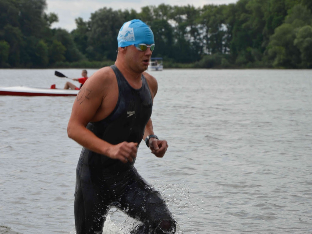 Aguathlon Kruszwica 2017: Zawodnicy rywalizują w wodzie [FOTO+VIDEO]