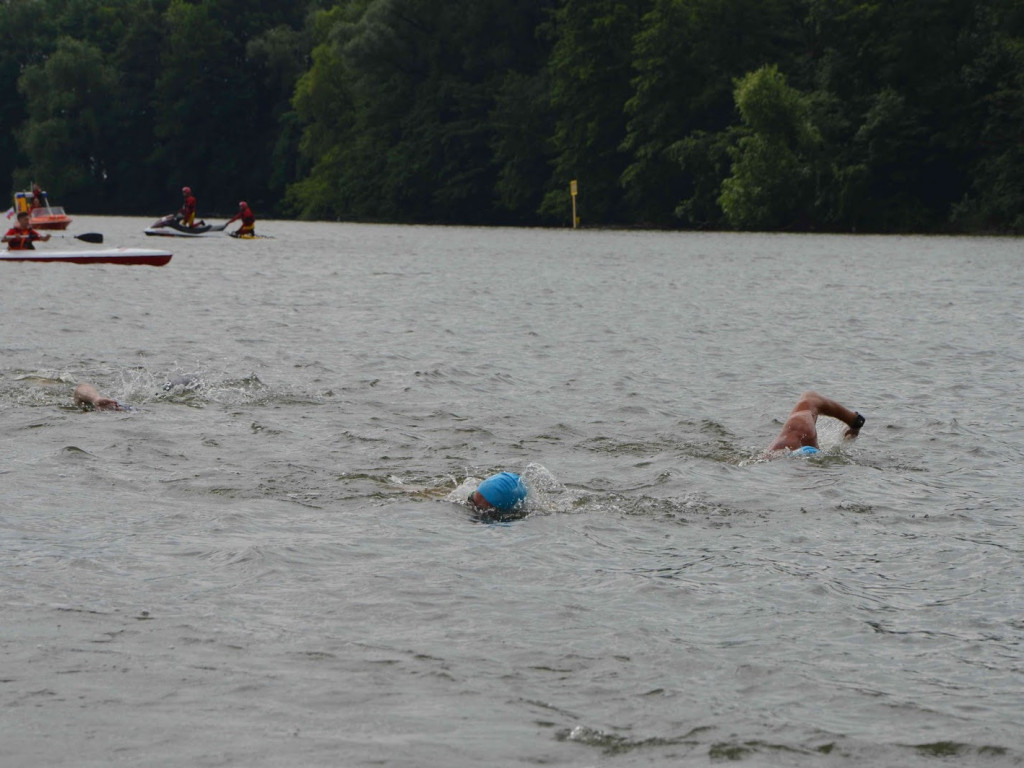Aguathlon Kruszwica 2017: Zawodnicy rywalizują w wodzie [FOTO+VIDEO]