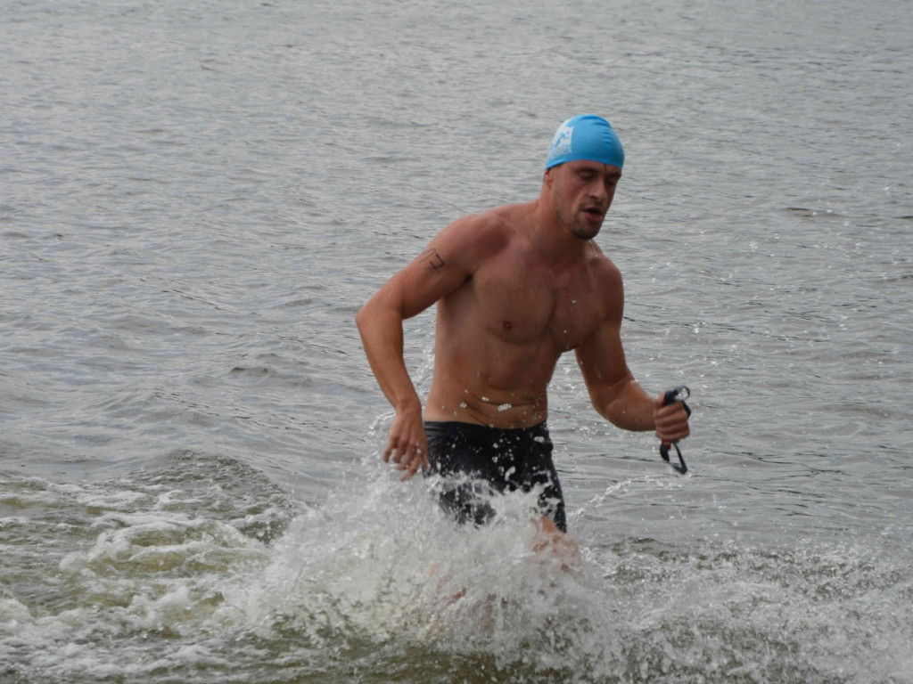 Aguathlon Kruszwica 2017: Zawodnicy rywalizują w wodzie [FOTO+VIDEO]