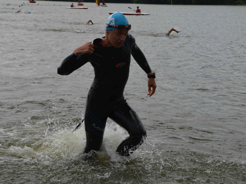 Aguathlon Kruszwica 2017: Zawodnicy rywalizują w wodzie [FOTO+VIDEO]