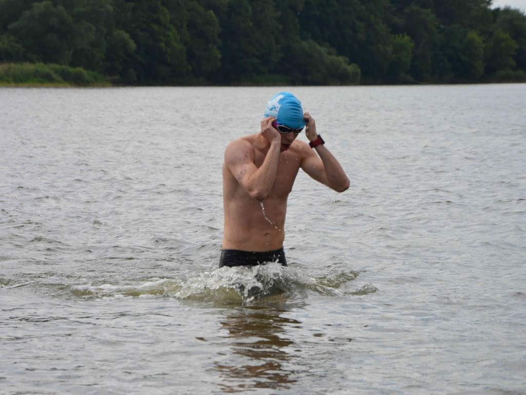 Aguathlon Kruszwica 2017: Zawodnicy rywalizują w wodzie [FOTO+VIDEO]