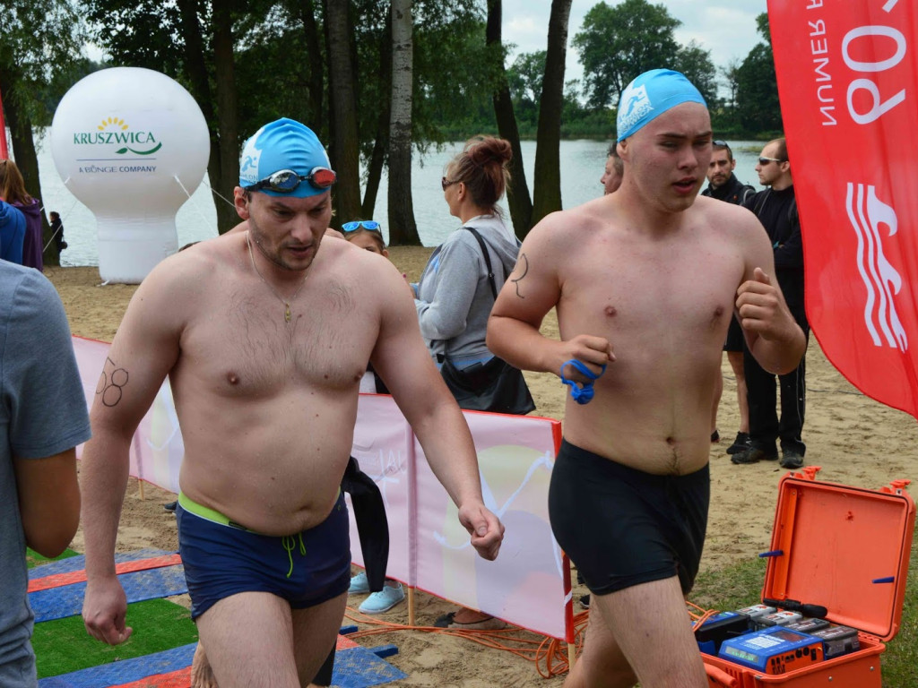 Aguathlon Kruszwica 2017: Zawodnicy rywalizują w wodzie [FOTO+VIDEO]