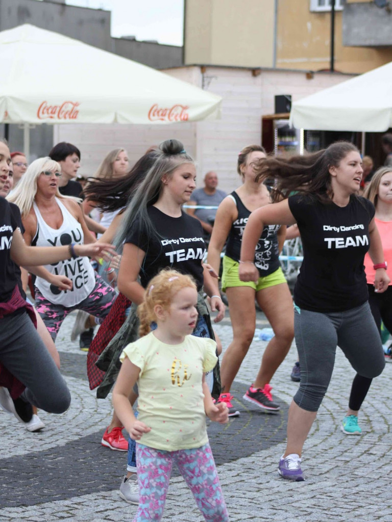 Wielkie nocne Dirty Dancing w Kruszwicy. Zobacz zdjęcia z maratonu zumby!