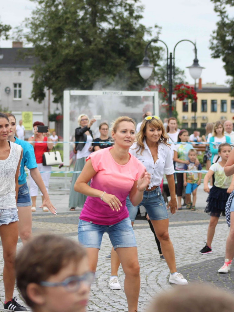 Wielkie nocne Dirty Dancing w Kruszwicy. Zobacz zdjęcia z maratonu zumby!