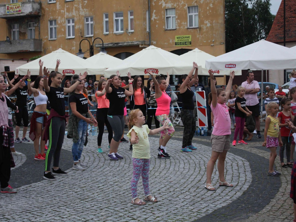 Wielkie nocne Dirty Dancing w Kruszwicy. Zobacz zdjęcia z maratonu zumby!