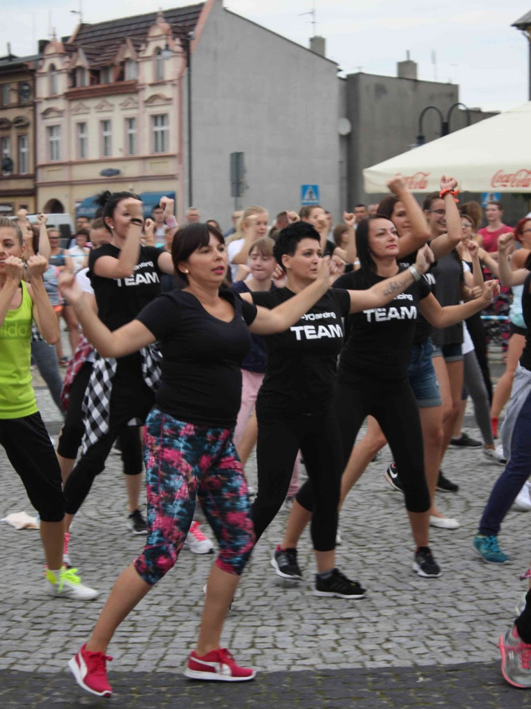 Wielkie nocne Dirty Dancing w Kruszwicy. Zobacz zdjęcia z maratonu zumby!