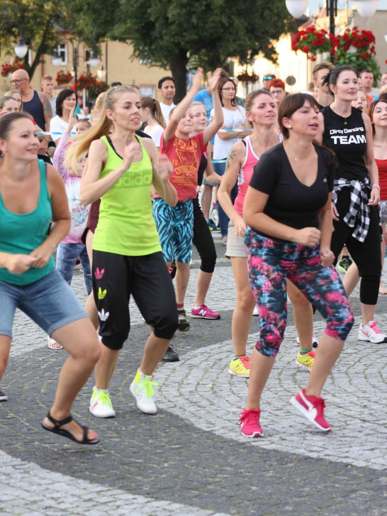 Wielkie nocne Dirty Dancing w Kruszwicy. Zobacz zdjęcia z maratonu zumby!