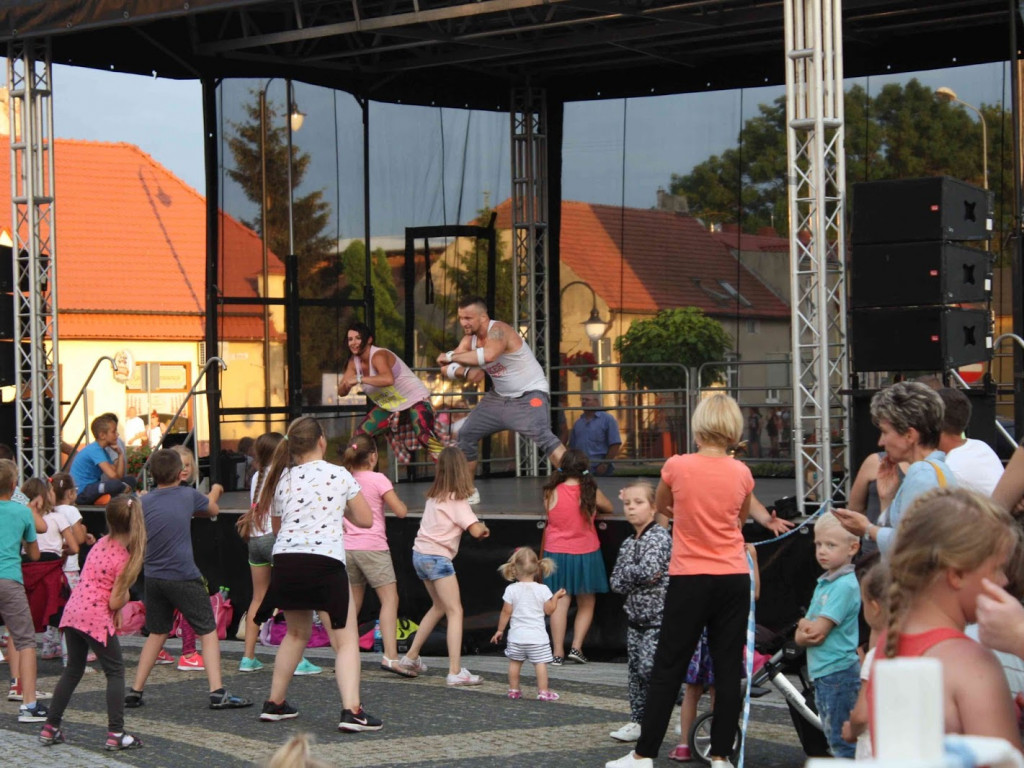 Wielkie nocne Dirty Dancing w Kruszwicy. Zobacz zdjęcia z maratonu zumby!