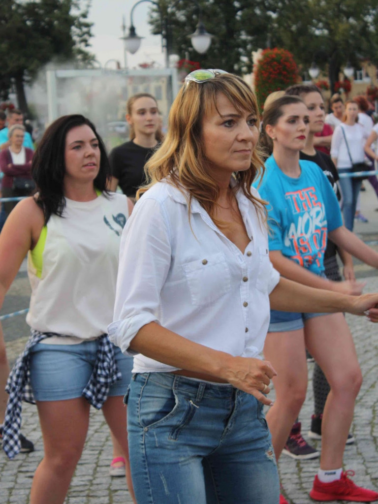 Wielkie nocne Dirty Dancing w Kruszwicy. Zobacz zdjęcia z maratonu zumby!