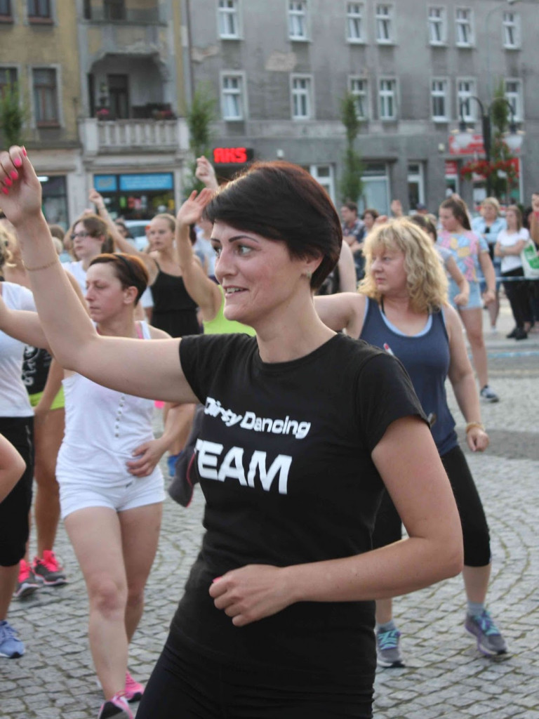 Wielkie nocne Dirty Dancing w Kruszwicy. Zobacz zdjęcia z maratonu zumby!