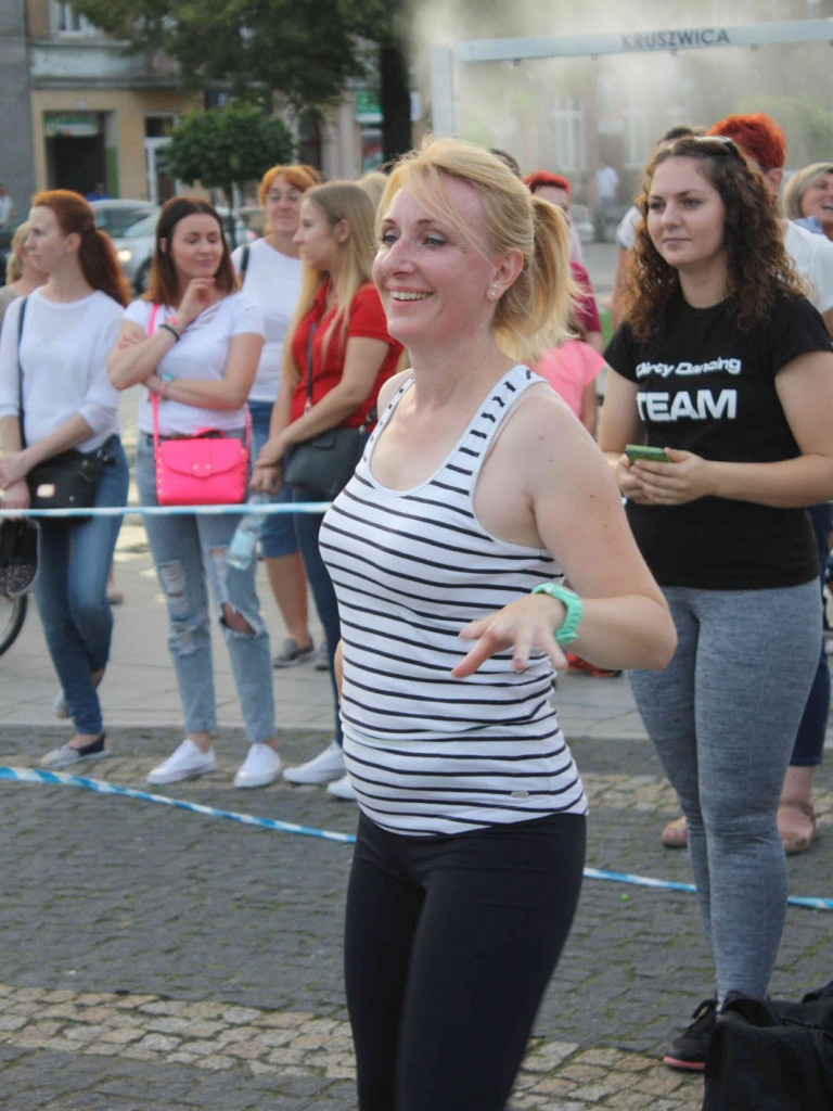 Wielkie nocne Dirty Dancing w Kruszwicy. Zobacz zdjęcia z maratonu zumby!