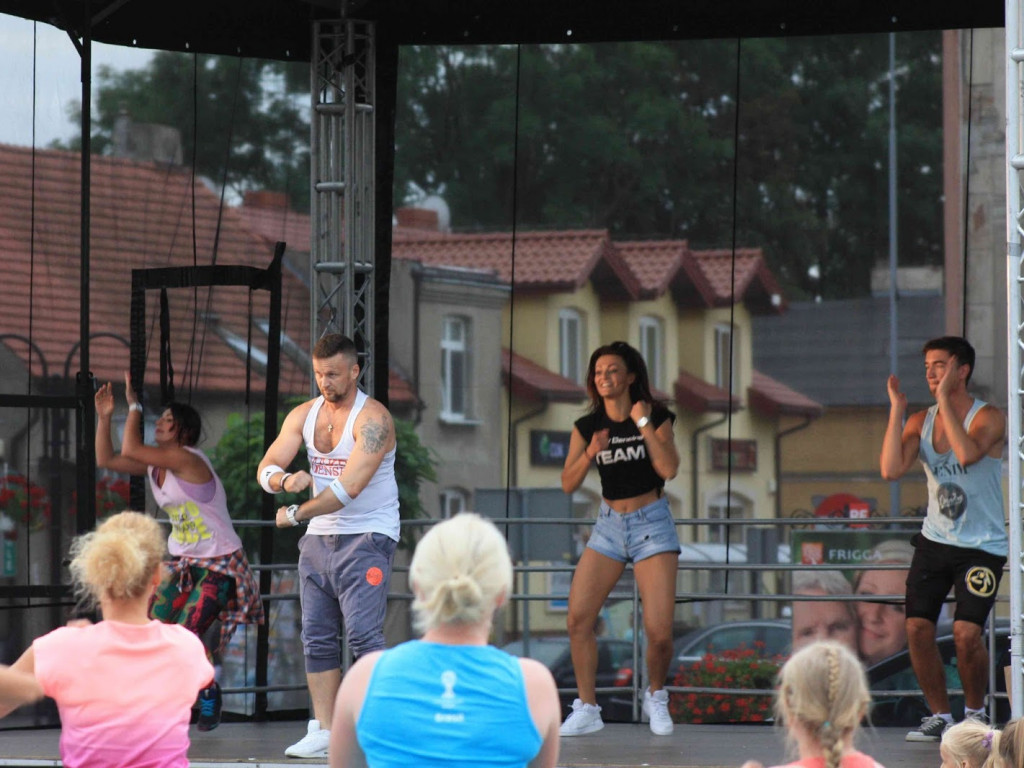 Wielkie nocne Dirty Dancing w Kruszwicy. Zobacz zdjęcia z maratonu zumby!