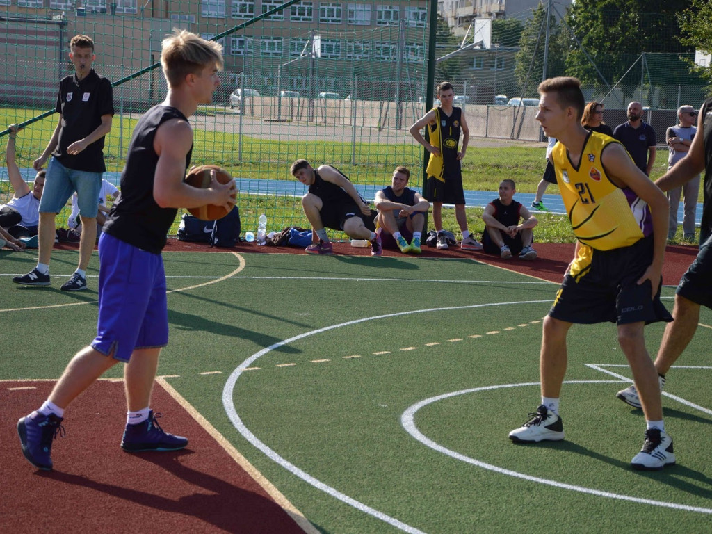  I edycja Streetball: Młodzi koszykarze rywalizowali w Kruszwicy [ZDJĘCIA]