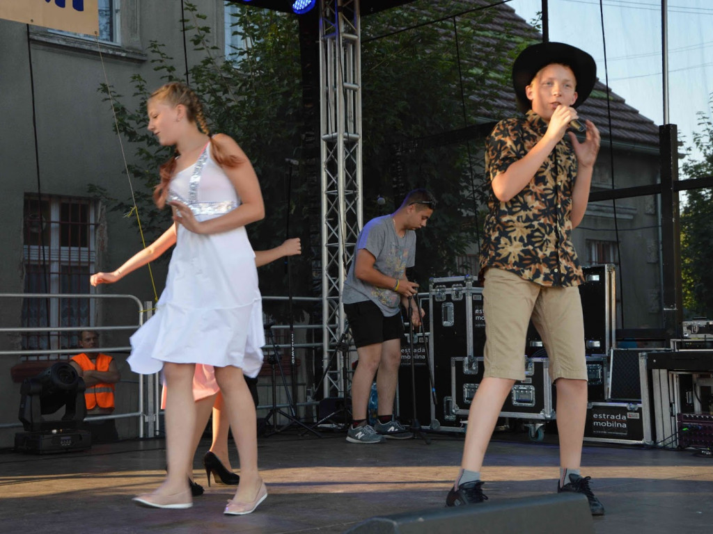 Tort dla solenizantek, życzenia oraz dobra zabawa i muzyka. Zobacz zdjęcia z Imienin Marii