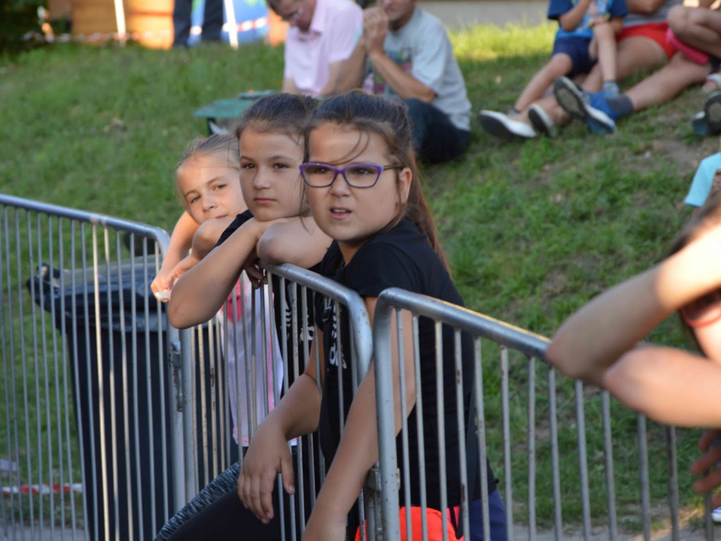 Tort dla solenizantek, życzenia oraz dobra zabawa i muzyka. Zobacz zdjęcia z Imienin Marii