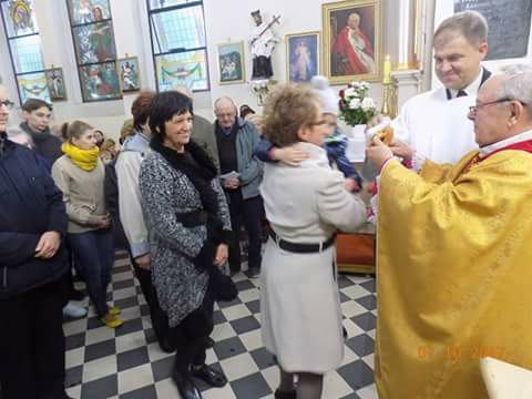 Chełmce: Do kościoła św. Katarzyny wprowadzone zostały relikwie św. Faustyny Kowalskiej [FOTO]