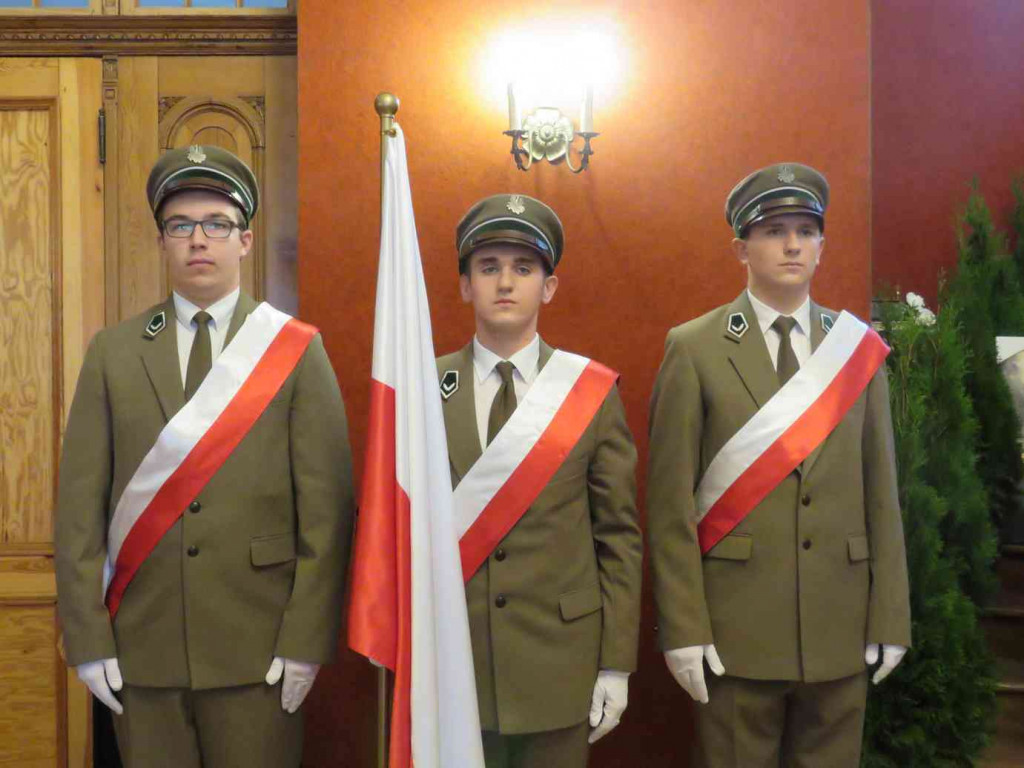 Kobylniki: Uczniowie złożyli uroczyste ślubowanie i rozpoczęli naukę w zawodzie technik leśnik