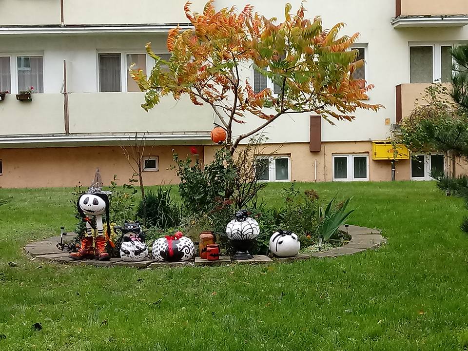 Na blokach sprawili radość dzieciom i przygotowali niezwykłe dekoracje