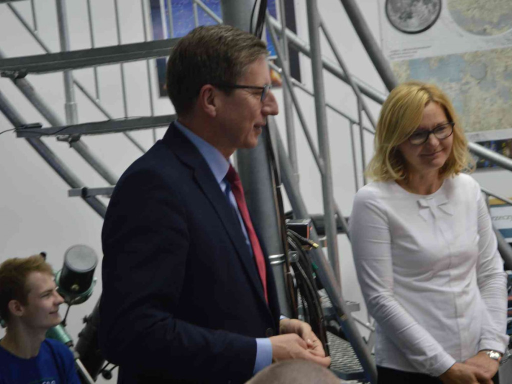 Grupa nauczycieli i popularyzatorów nauk ścisłych odwiedziła kruszwicką astrobazę [FOTO+VIDEO]