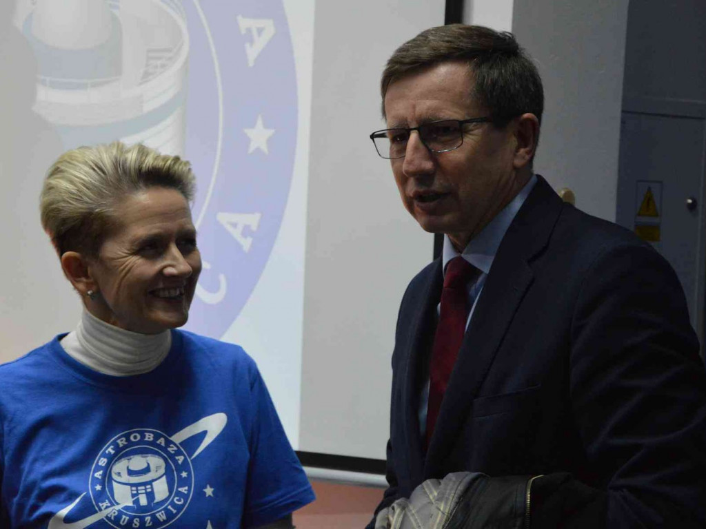 Grupa nauczycieli i popularyzatorów nauk ścisłych odwiedziła kruszwicką astrobazę [FOTO+VIDEO]