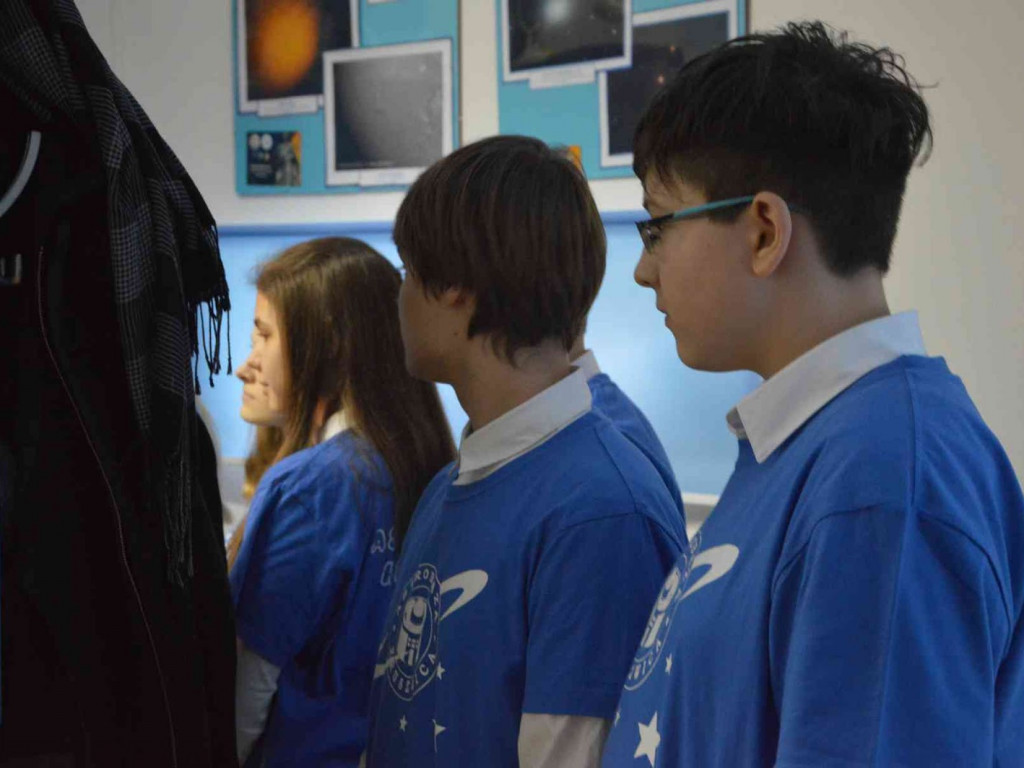 Grupa nauczycieli i popularyzatorów nauk ścisłych odwiedziła kruszwicką astrobazę [FOTO+VIDEO]