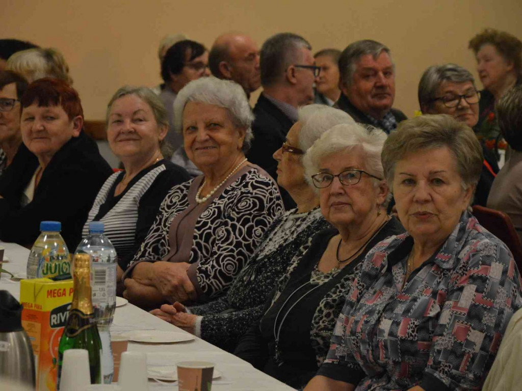 Jesienne spotkania seniorów w Kruszwicy. Zobacz zdjęcia z wydarzenia [FOTO]