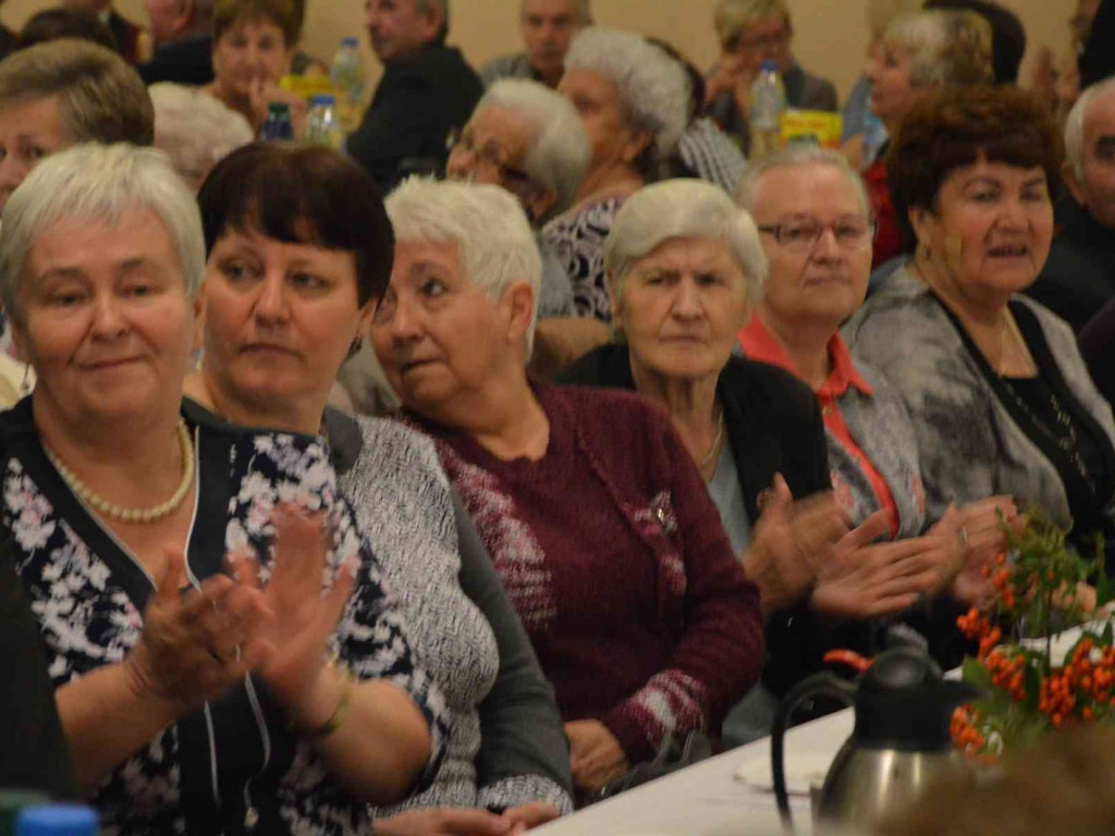 Jesienne spotkania seniorów w Kruszwicy. Zobacz zdjęcia z wydarzenia [FOTO]