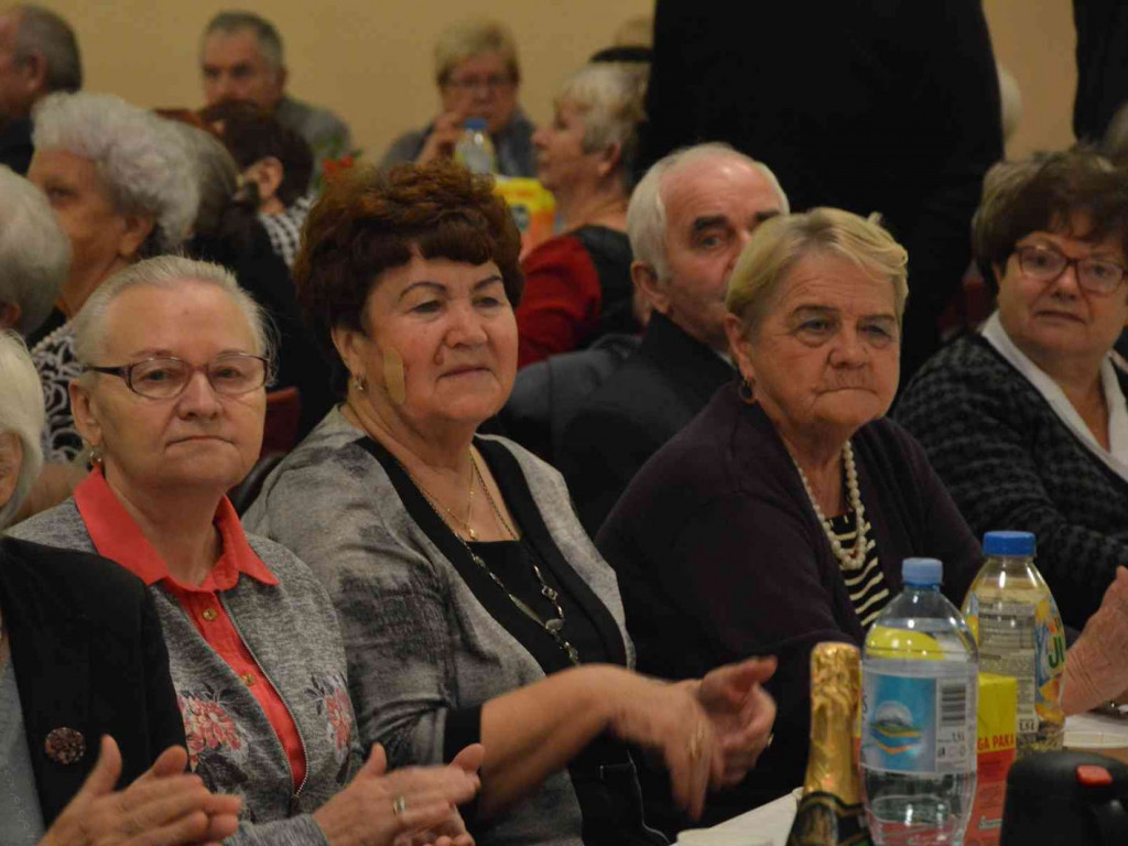 Jesienne spotkania seniorów w Kruszwicy. Zobacz zdjęcia z wydarzenia [FOTO]