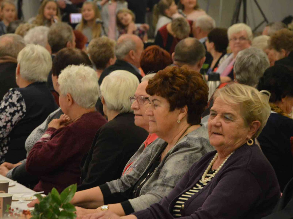 Jesienne spotkania seniorów w Kruszwicy. Zobacz zdjęcia z wydarzenia [FOTO]
