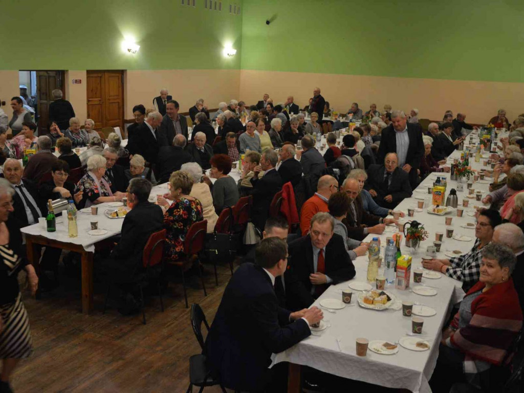 Jesienne spotkania seniorów w Kruszwicy. Zobacz zdjęcia z wydarzenia [FOTO]