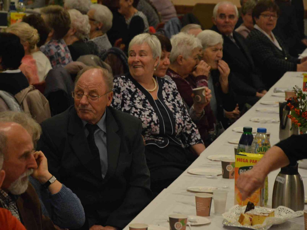 Jesienne spotkania seniorów w Kruszwicy. Zobacz zdjęcia z wydarzenia [FOTO]