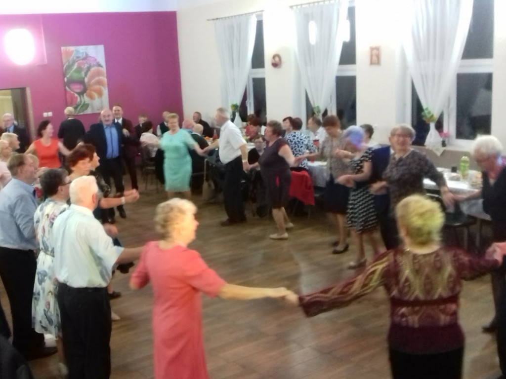 Takiej andrzejkowej zabawy seniorzy długo nie zapomną! Zobacz zdjęcia z wydarzenia